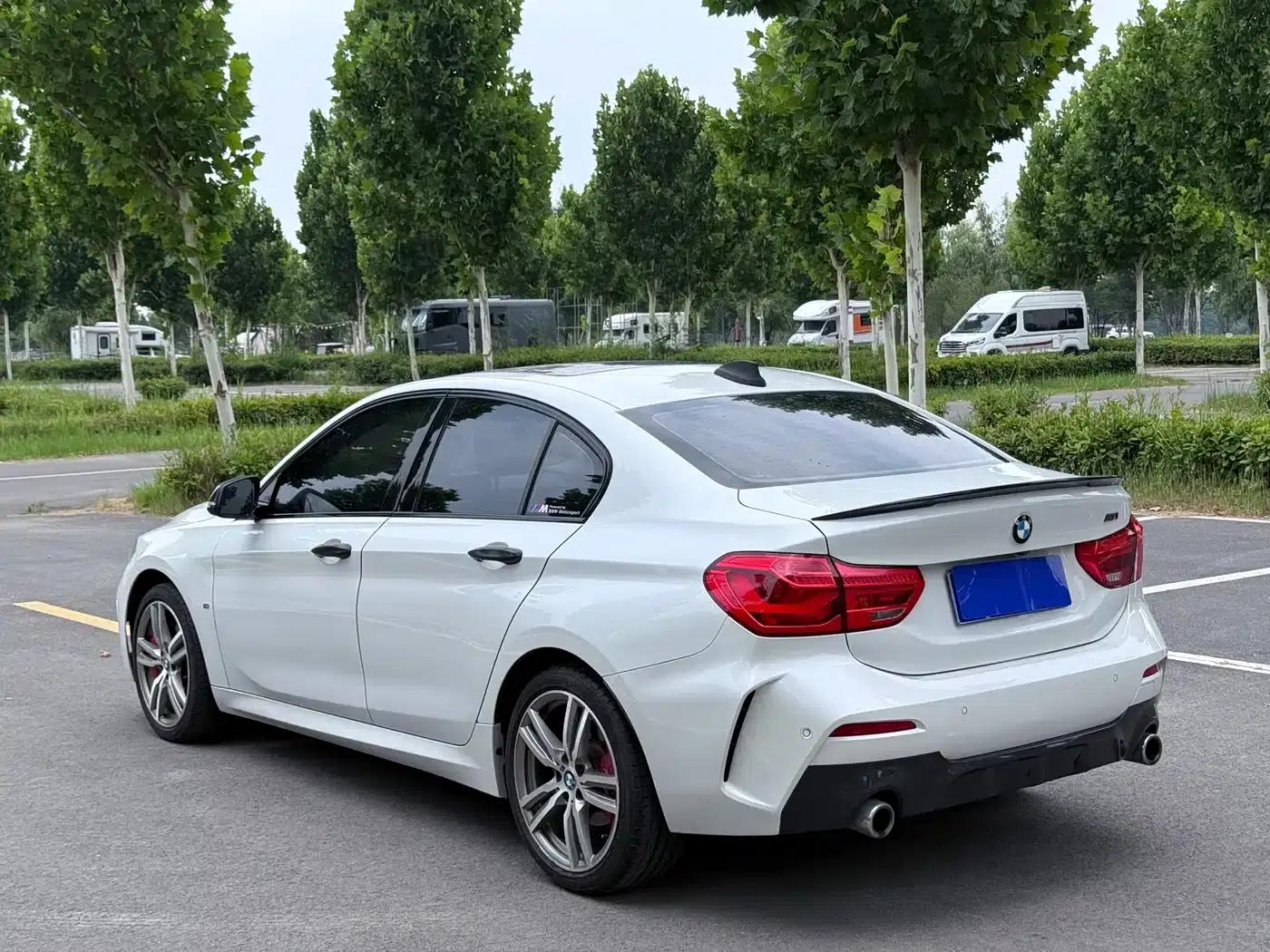 2019 BMW 1 Series 120i Leading M Sport Package — миниатюра 7