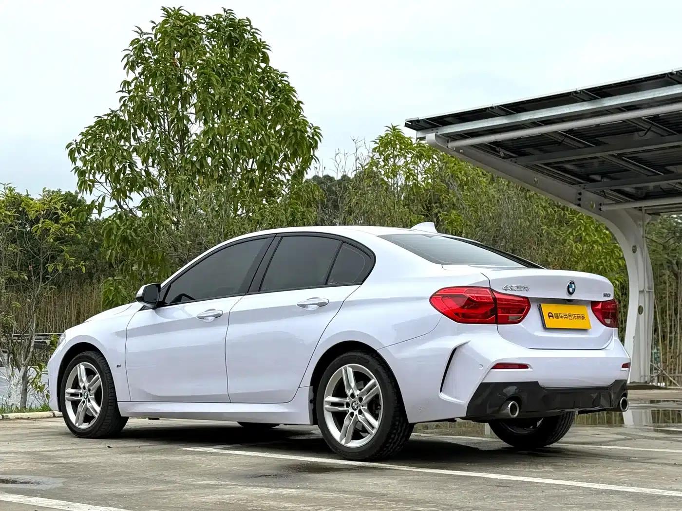 2020 BMW 1 Series 120i M Sport Package — миниатюра 7