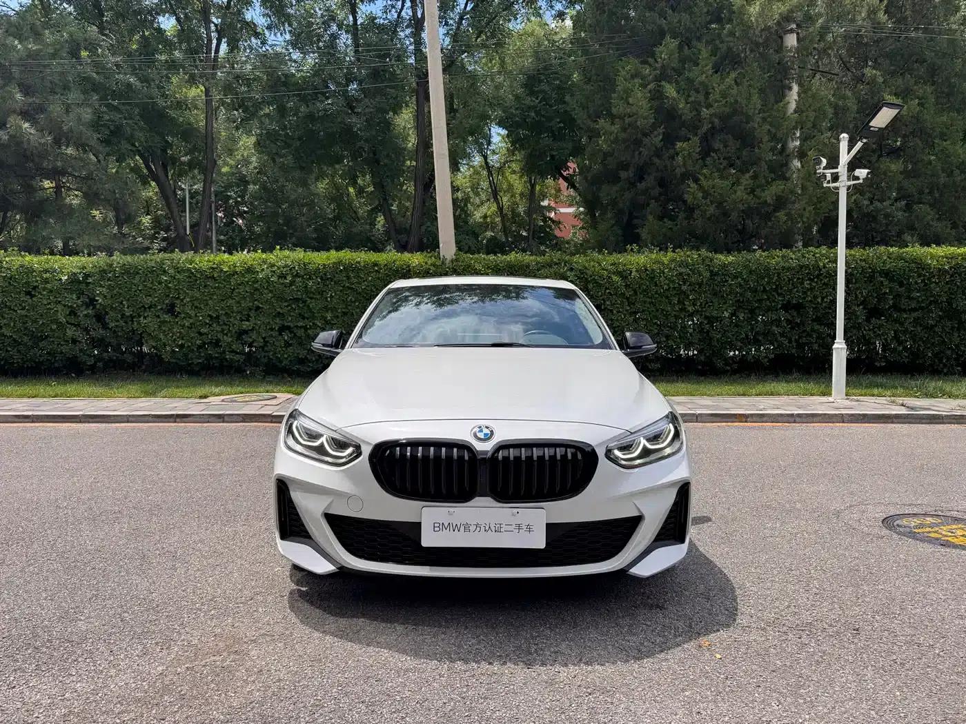 2022 BMW 1 Series 120i M Sport Shadow Edition — миниатюра 2