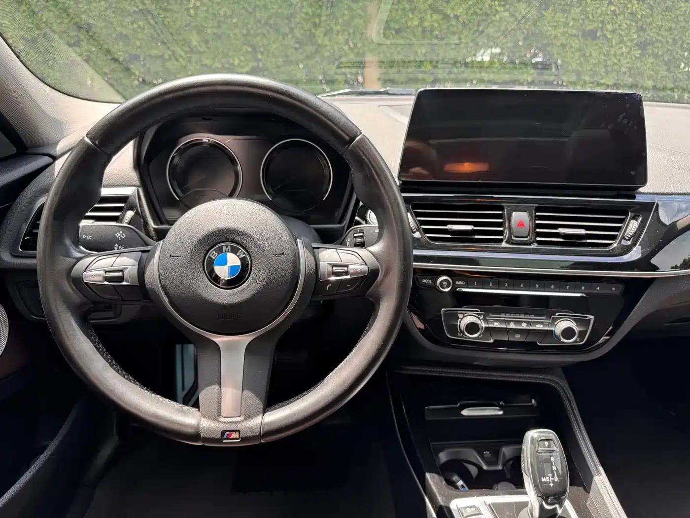 2022 BMW 1 Series 120i M Sport Shadow Edition — миниатюра 12