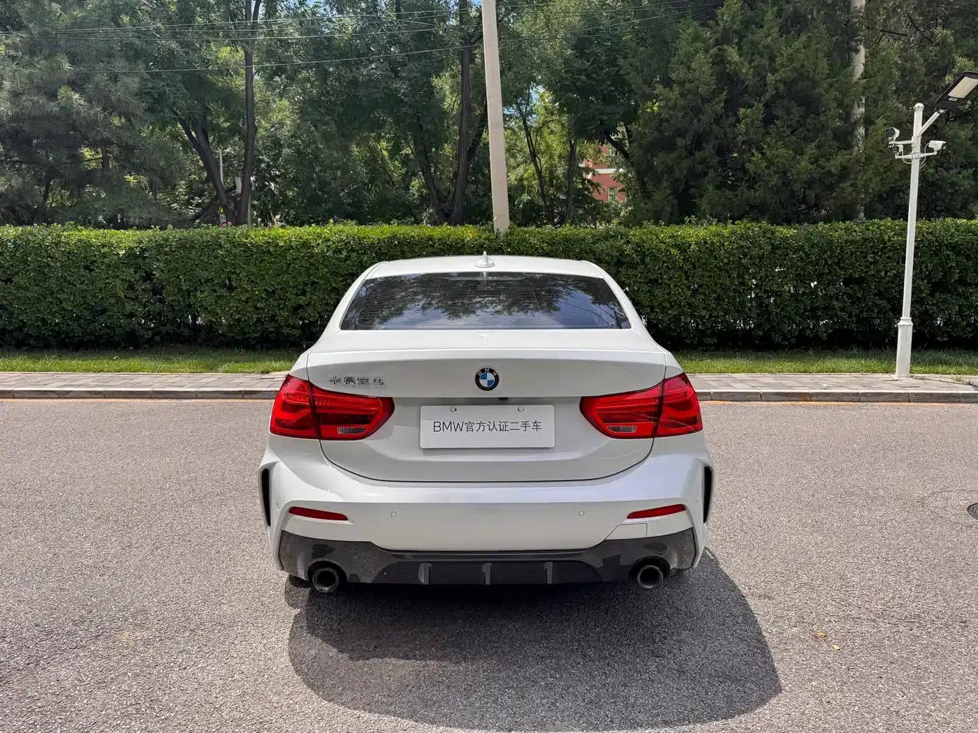 2022 BMW 1 Series 120i M Sport Shadow Edition — миниатюра 4