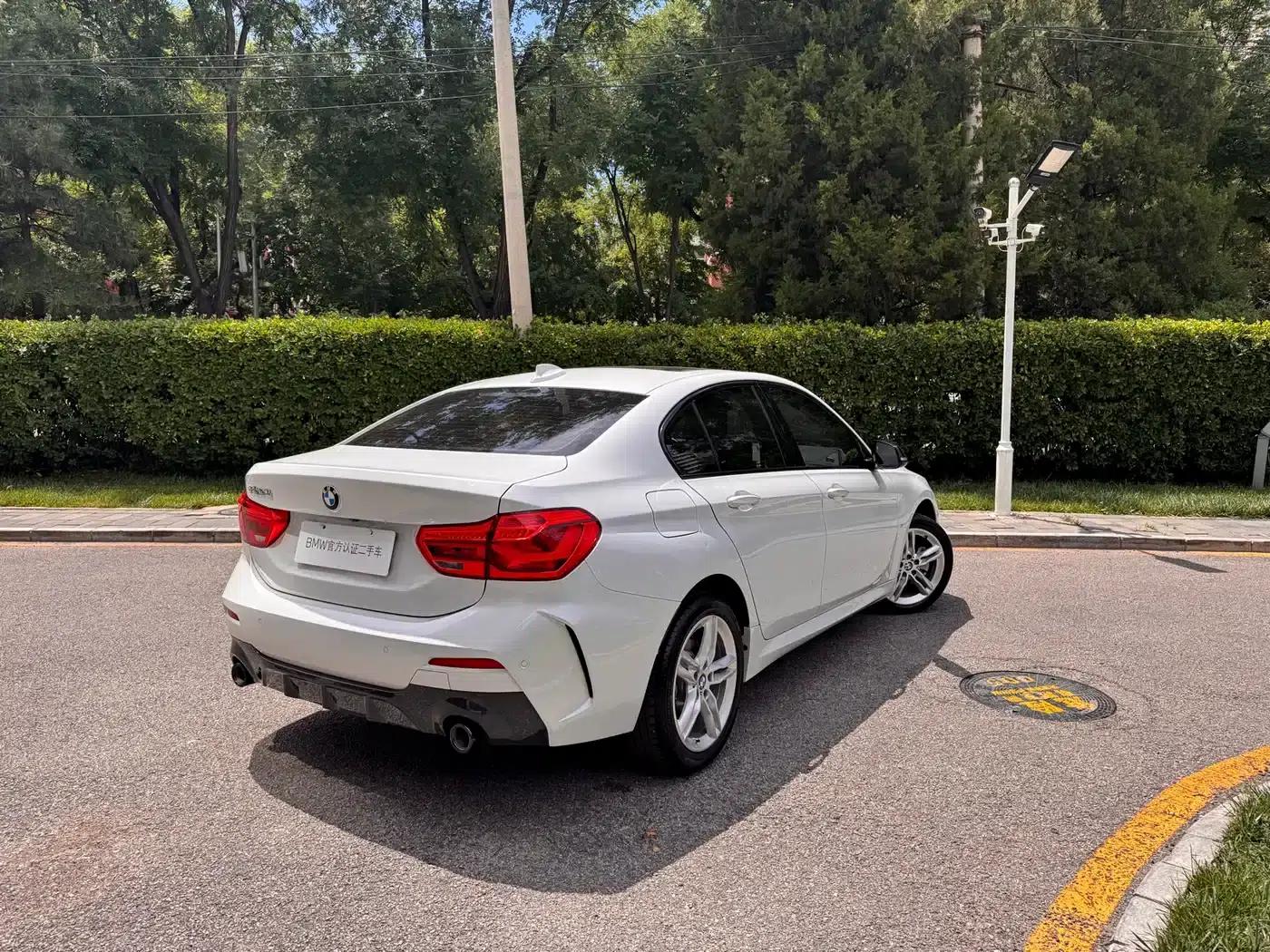 2022 BMW 1 Series 120i M Sport Shadow Edition — миниатюра 5