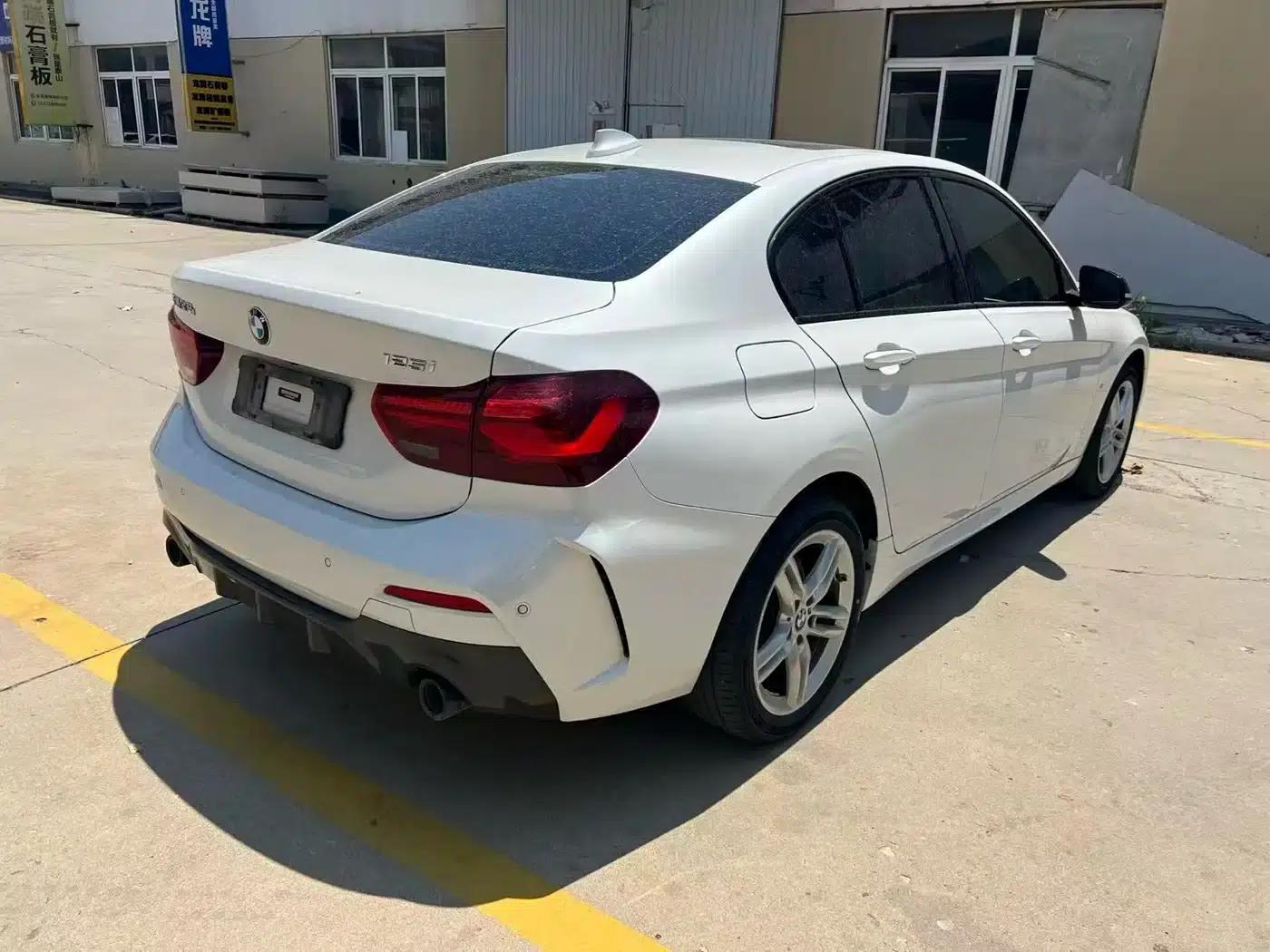 BMW 1 Series 2023 120i M Sport Shadow Edition — миниатюра 13