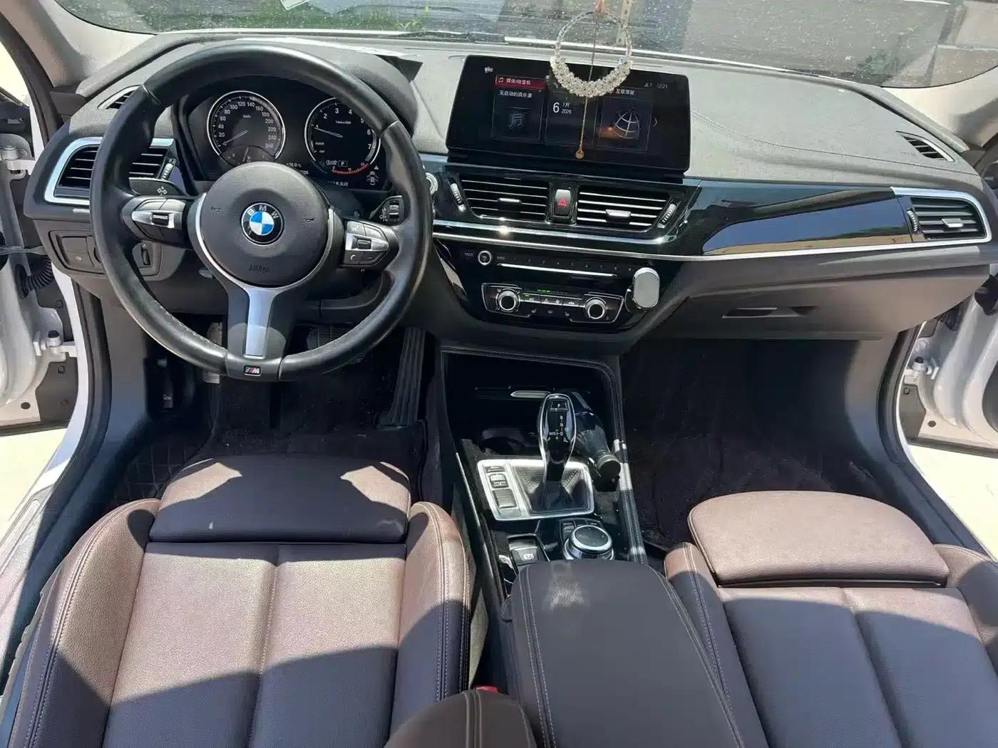 BMW 1 Series 2023 120i M Sport Shadow Edition — миниатюра 3