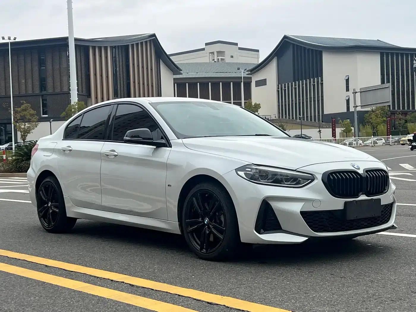 BMW 1 Series 2023 125i M Sport Shadow Edition — миниатюра 3