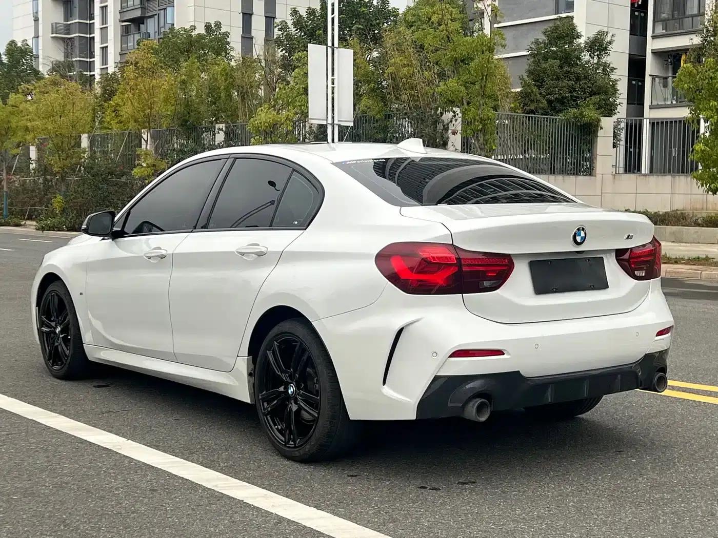 BMW 1 Series 2023 125i M Sport Shadow Edition — миниатюра 9