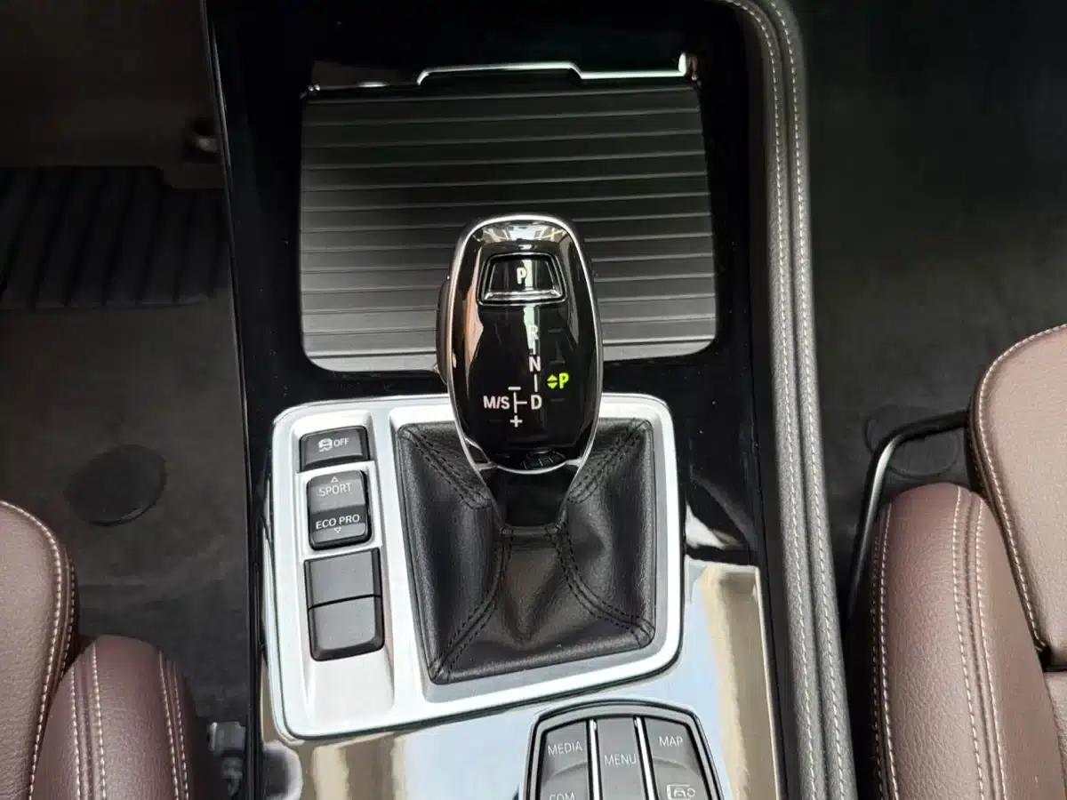 BMW 1 Series 2023 120i M Sport Shadow Edition — миниатюра 15