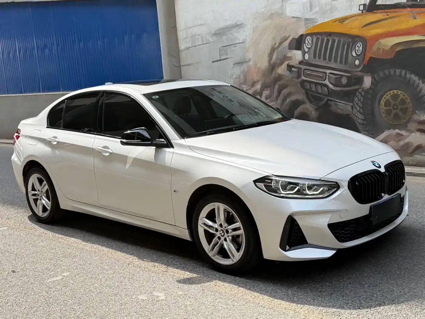 BMW 1 Series 2023 120i M Sport Shadow Edition — миниатюра 3