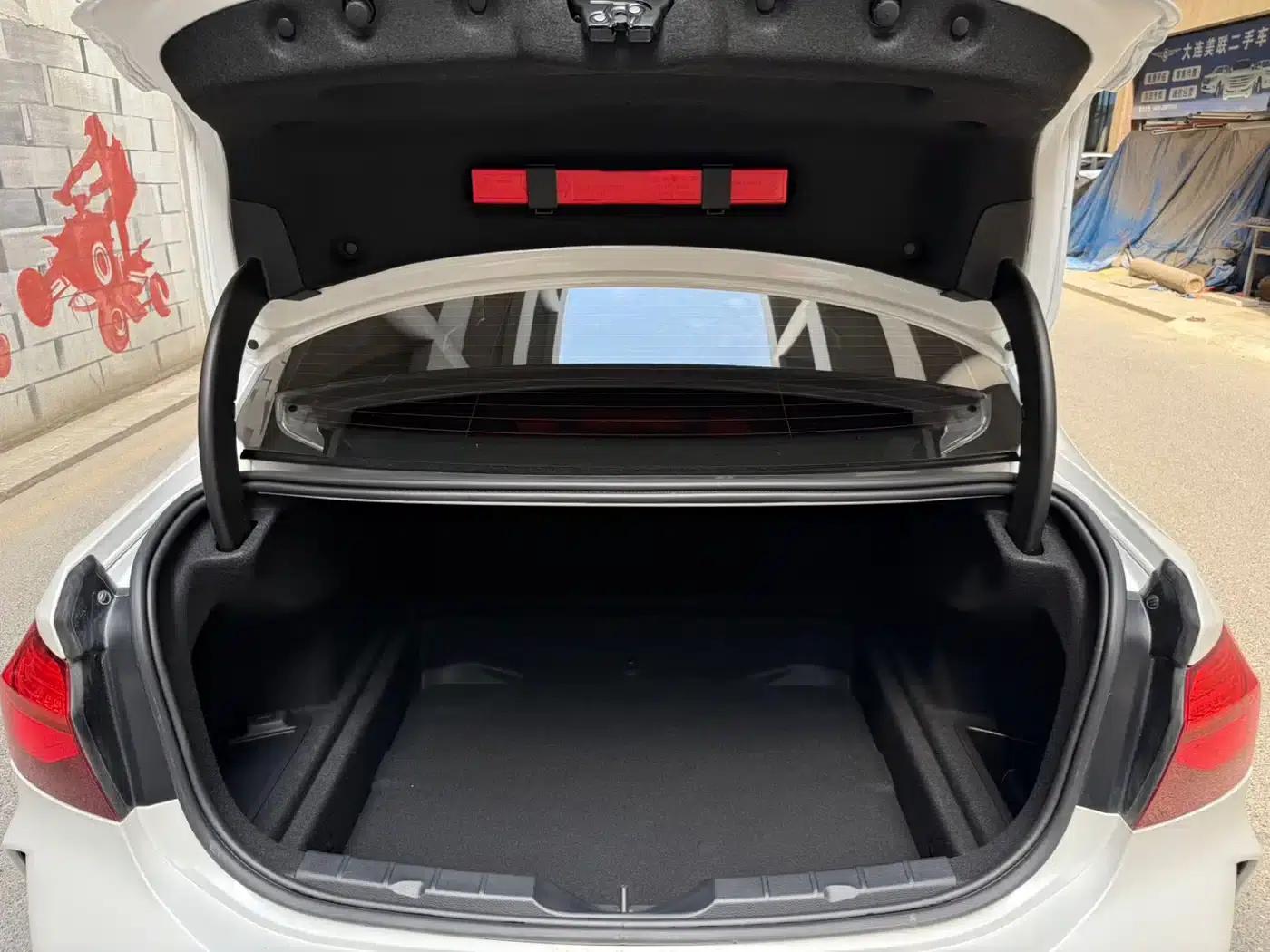 BMW 1 Series 2023 120i M Sport Shadow Edition — миниатюра 21