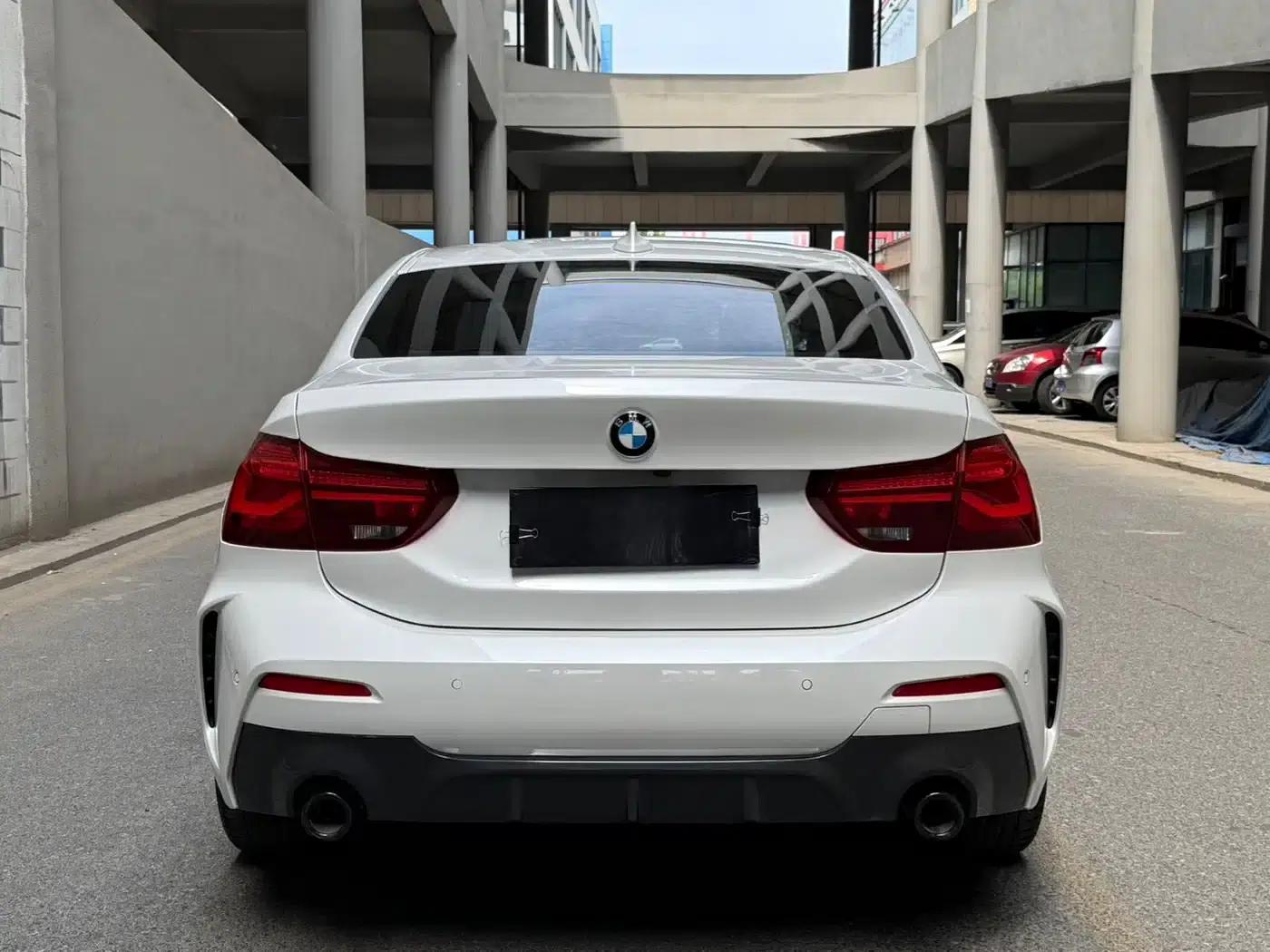 BMW 1 Series 2023 120i M Sport Shadow Edition — миниатюра 5