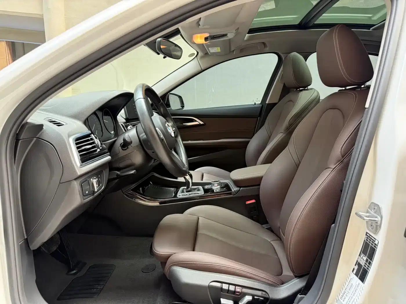 BMW 1 Series 2023 120i M Sport Shadow Edition — миниатюра 9