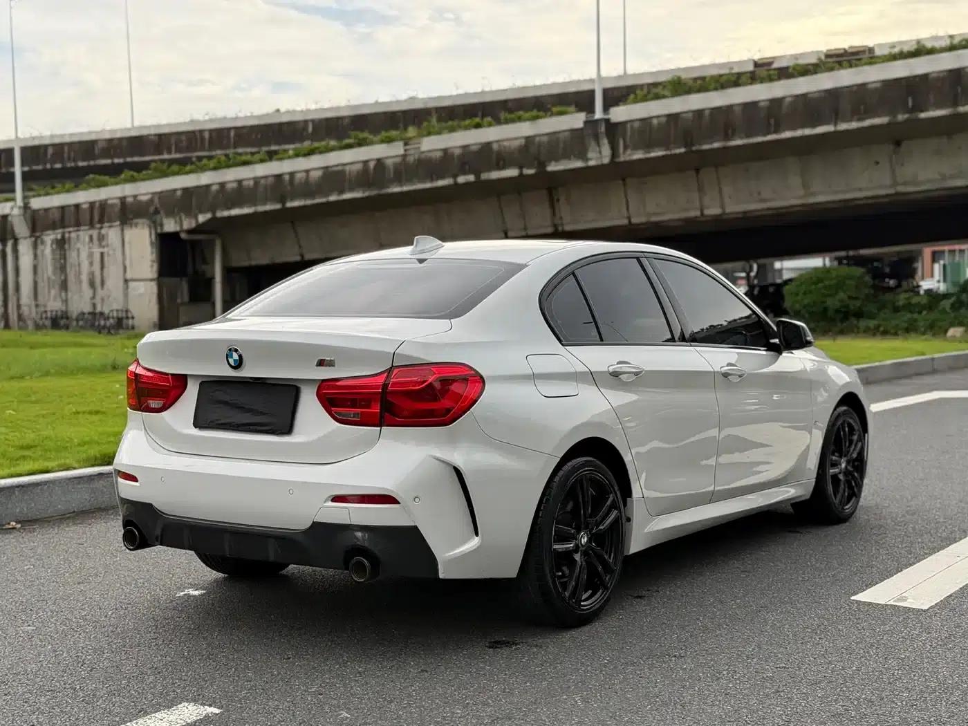 BMW 1 Series 2021 125i M Sport Shadow Edition — миниатюра 4