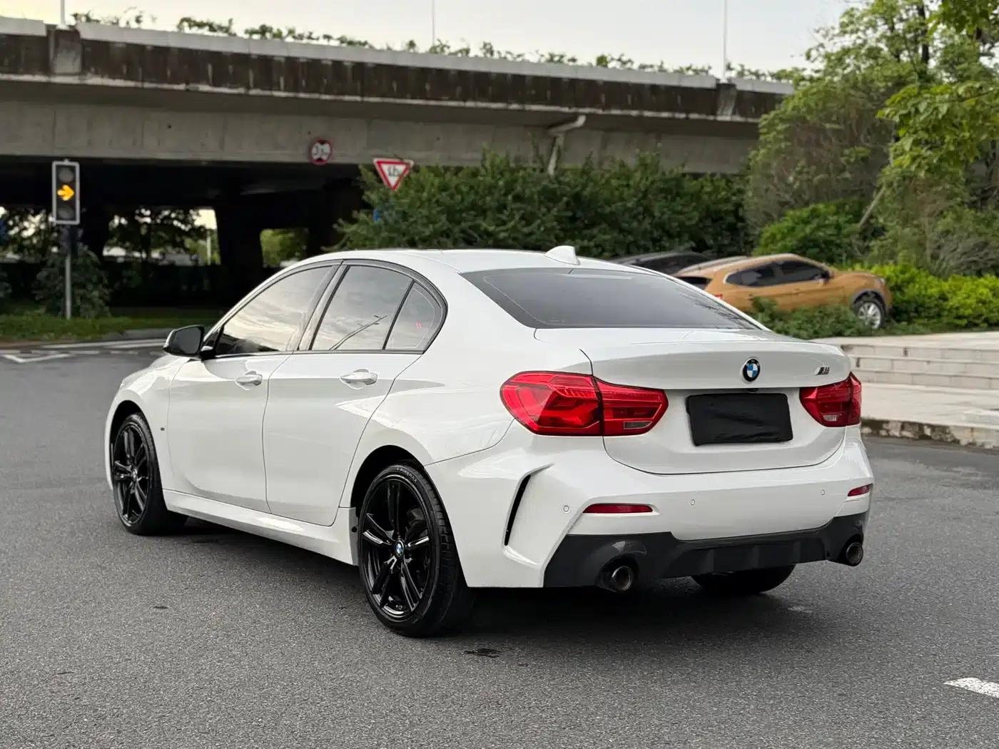 BMW 1 Series 2021 125i M Sport Shadow Edition — миниатюра 6