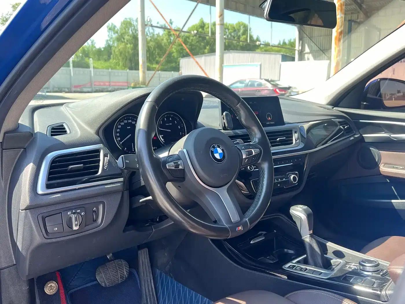 2019 BMW 1 Series 118i M Sport Package — миниатюра 8