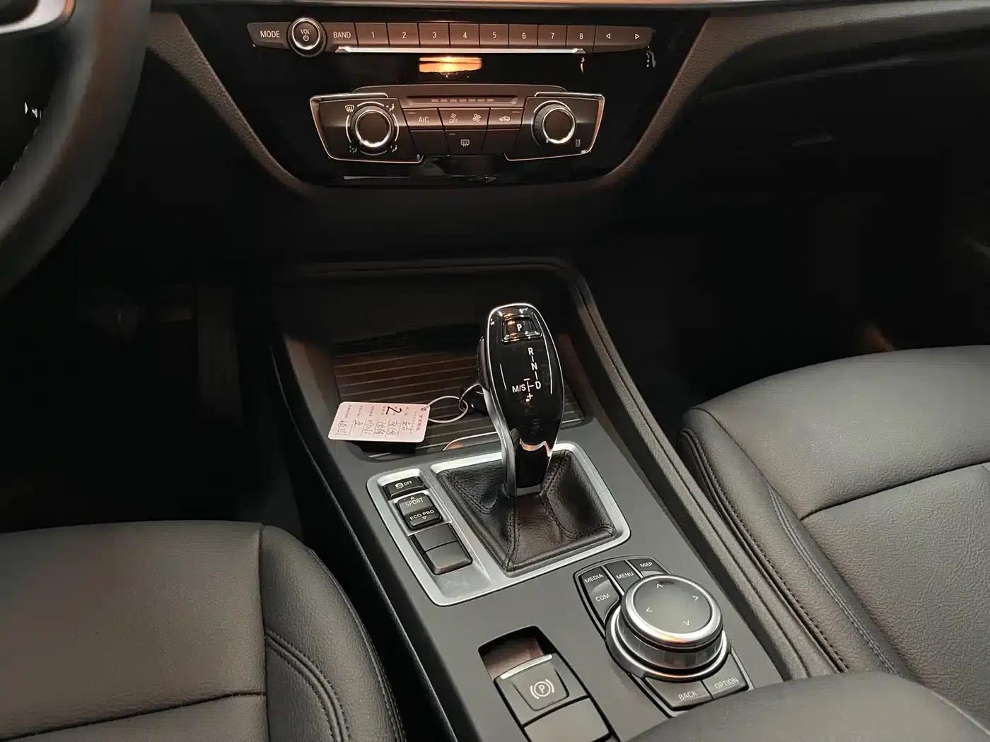 2023 BMW 1 Series 120i M Sport — миниатюра 15