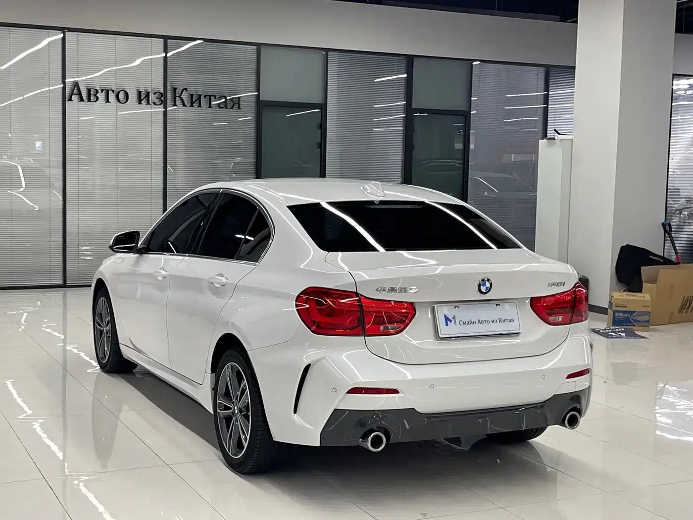 2023 BMW 1 Series 120i M Sport — миниатюра 5