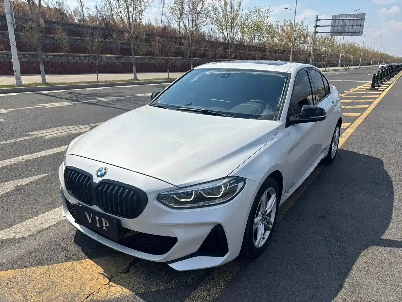 2022 BMW 1 Series 120i M Sport Shadow Edition — миниатюра 1