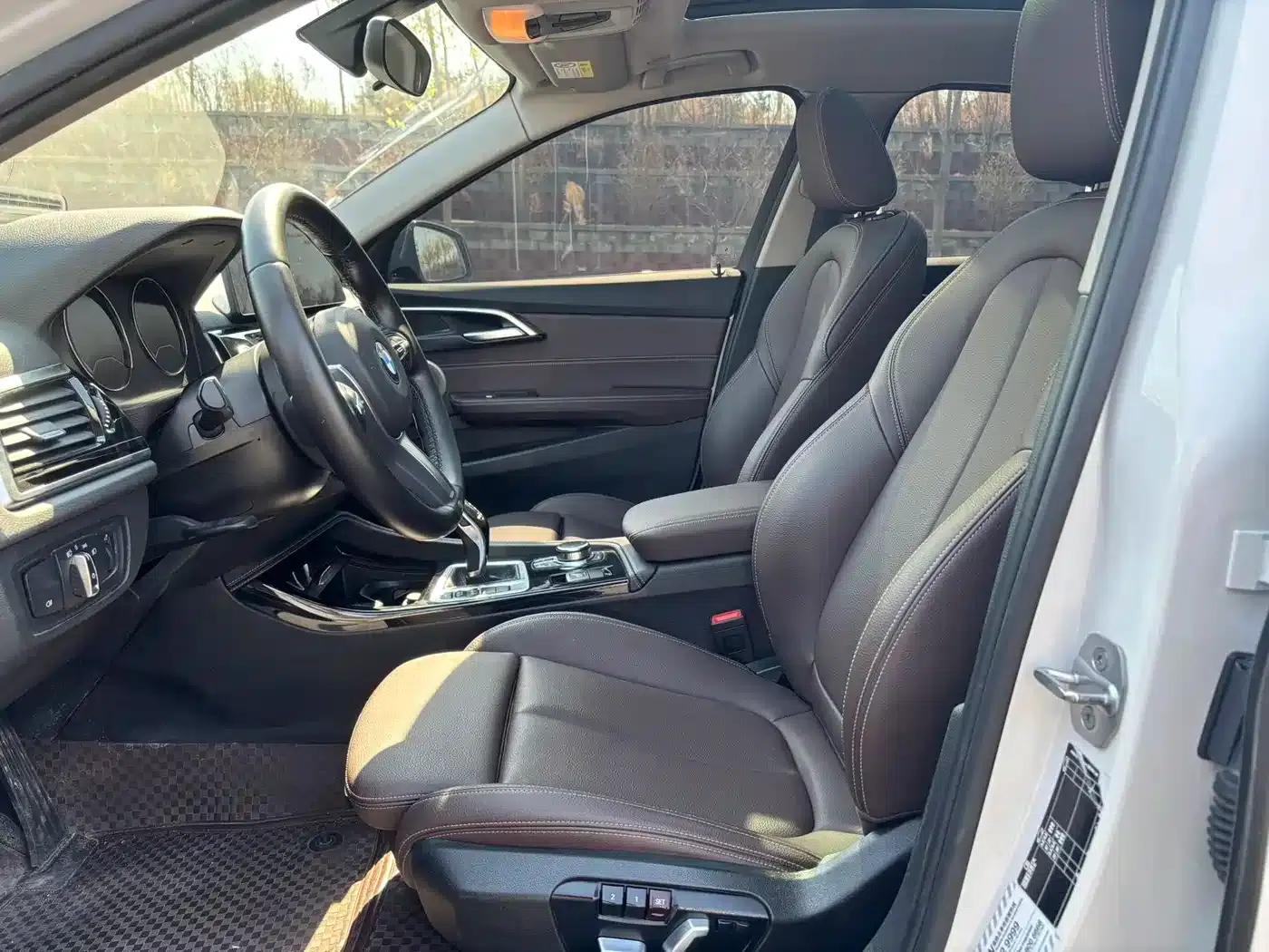 2022 BMW 1 Series 120i M Sport Shadow Edition — миниатюра 5