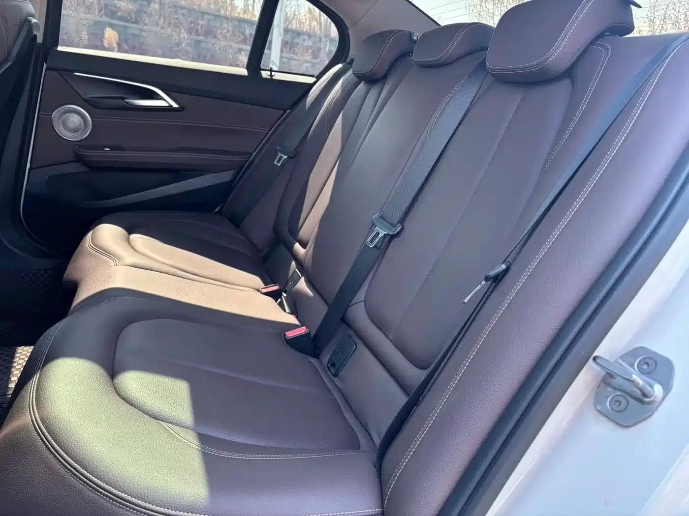 2022 BMW 1 Series 120i M Sport Shadow Edition — миниатюра 7