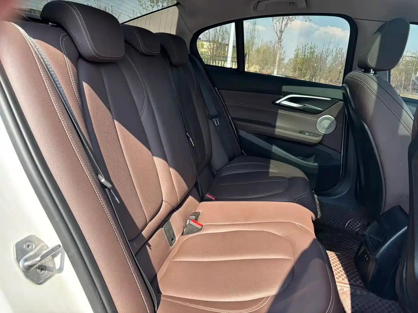 2022 BMW 1 Series 120i M Sport Shadow Edition — миниатюра 8