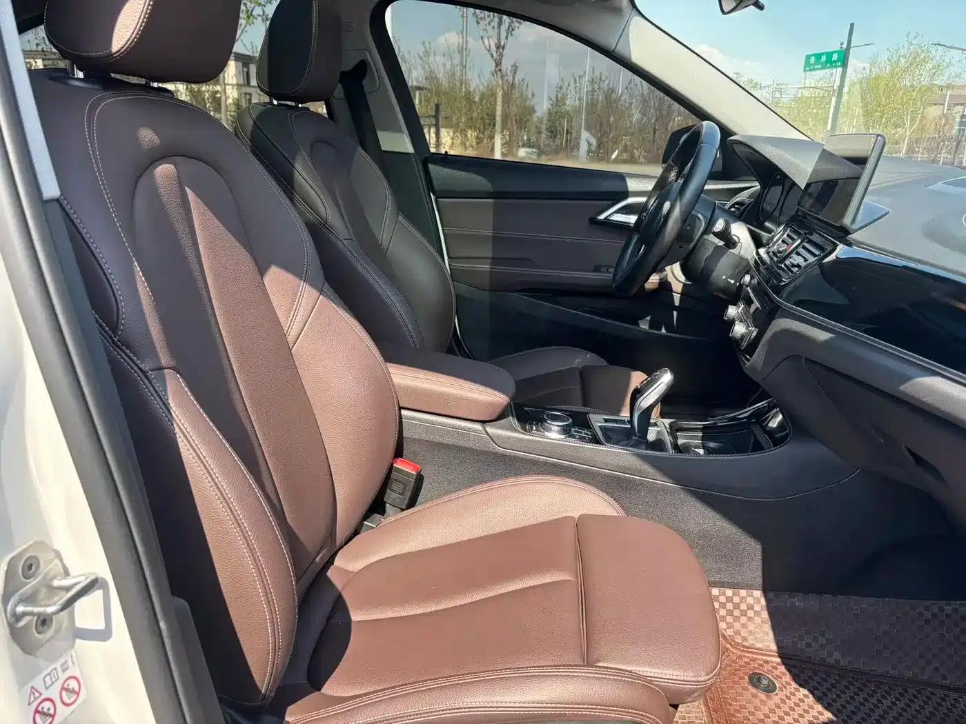 2022 BMW 1 Series 120i M Sport Shadow Edition — миниатюра 9