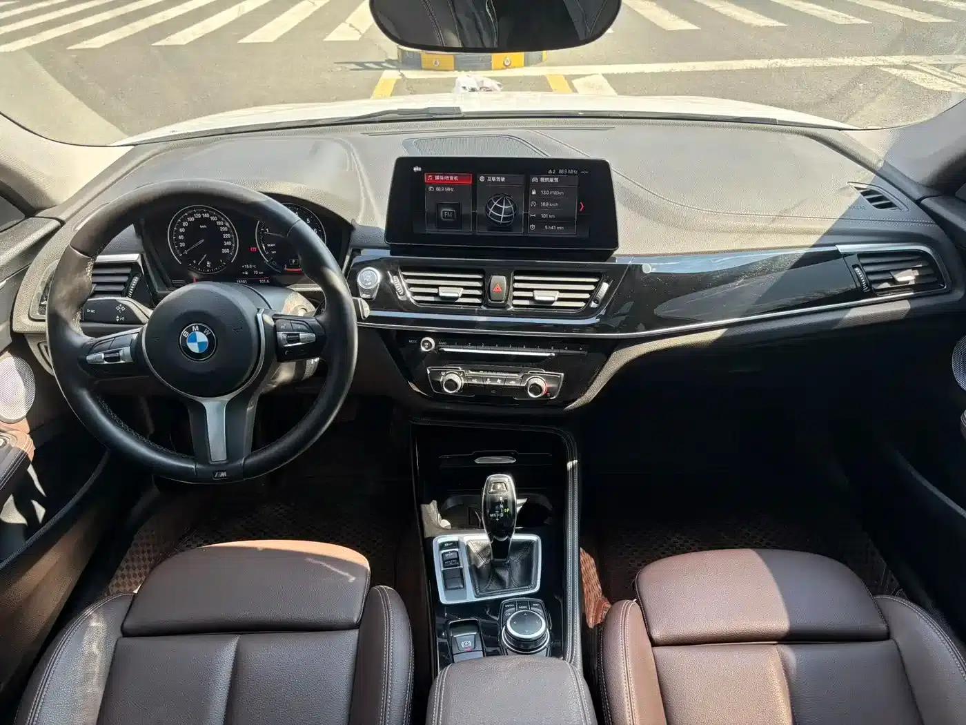 2022 BMW 1 Series 120i M Sport Shadow Edition — миниатюра 10