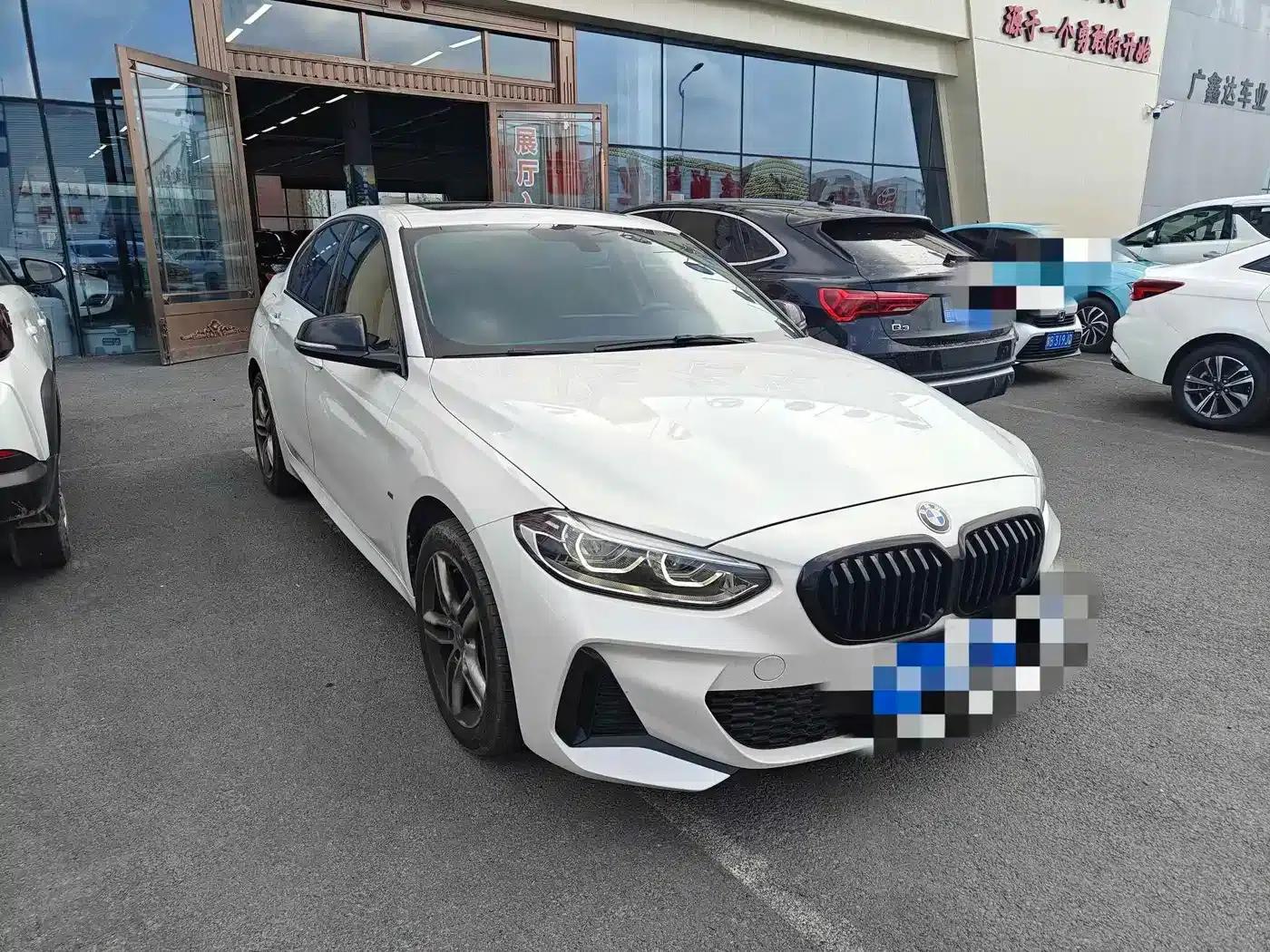 2021 BMW 1 Series 120i M Sport Shadow Edition — миниатюра 3
