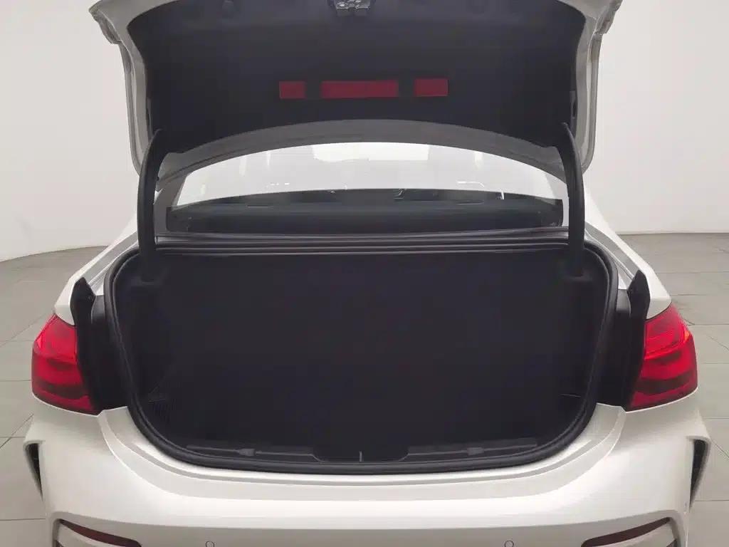 2019 BMW 1 Series 120i Leading M Sport Package — миниатюра 16