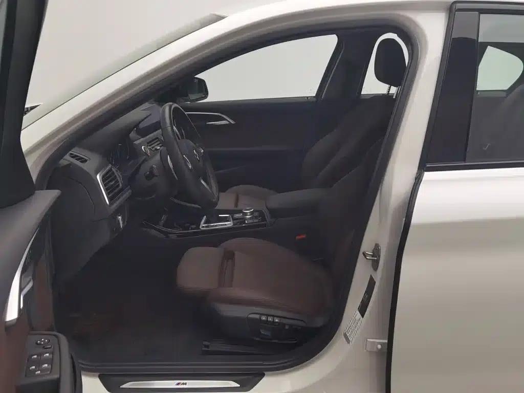2019 BMW 1 Series 120i Leading M Sport Package — миниатюра 10