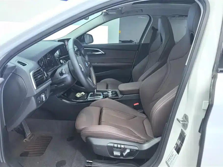 2022 BMW 1 Series 125i M Sport Shadow Edition — миниатюра 9