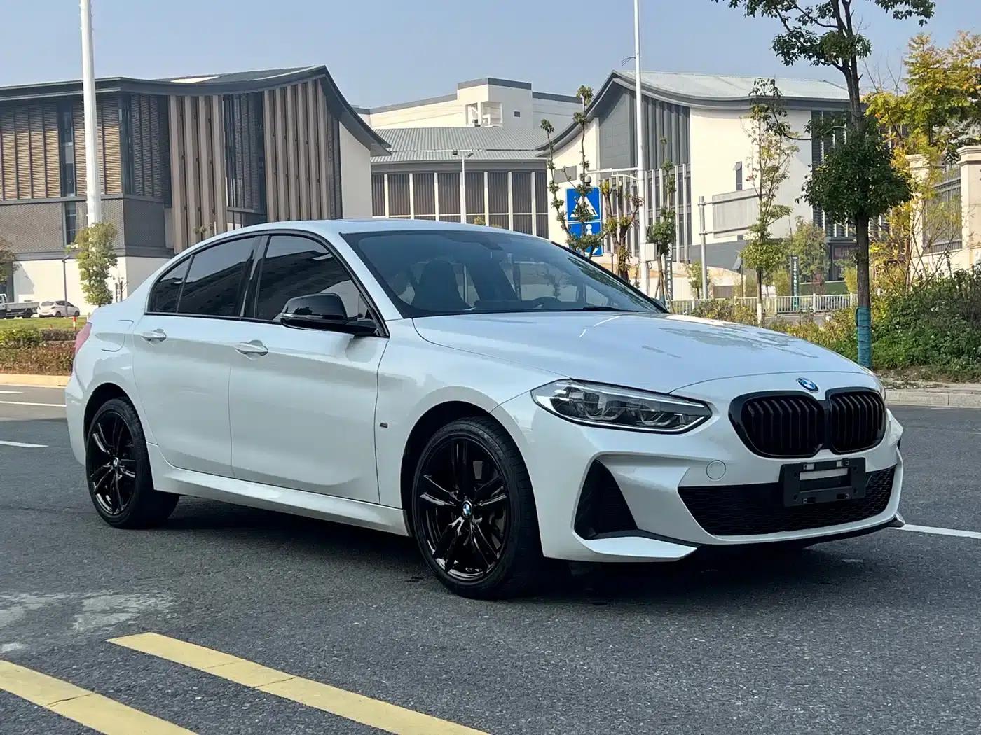 BMW 1 Series 2023 125i M Sport Shadow Edition — миниатюра 3