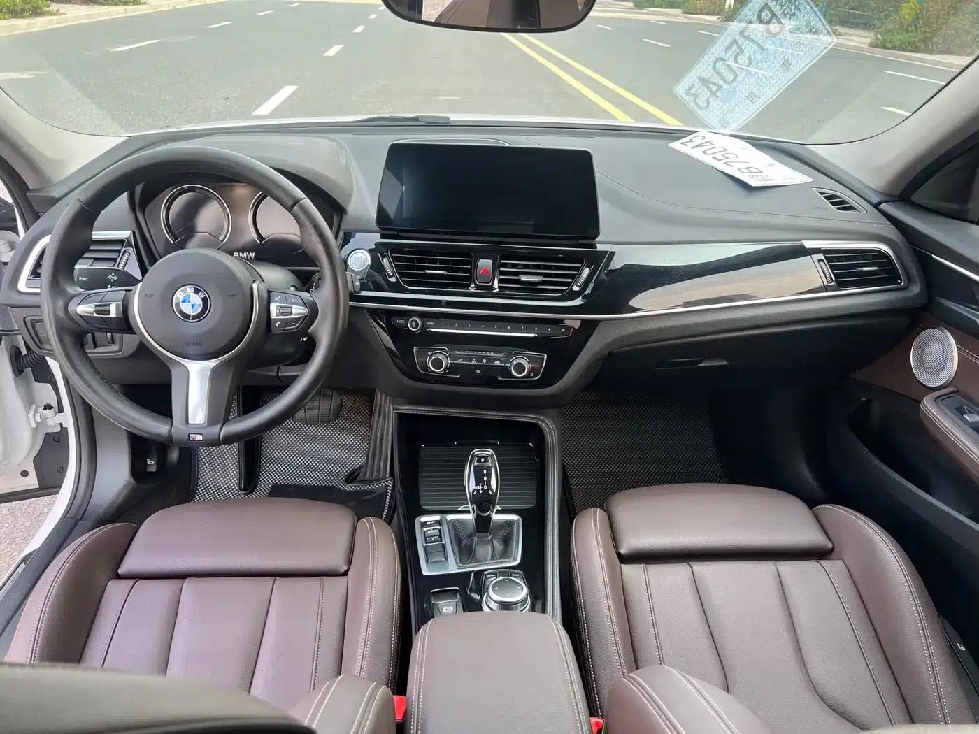 BMW 1 Series 2023 125i M Sport Shadow Edition — миниатюра 5