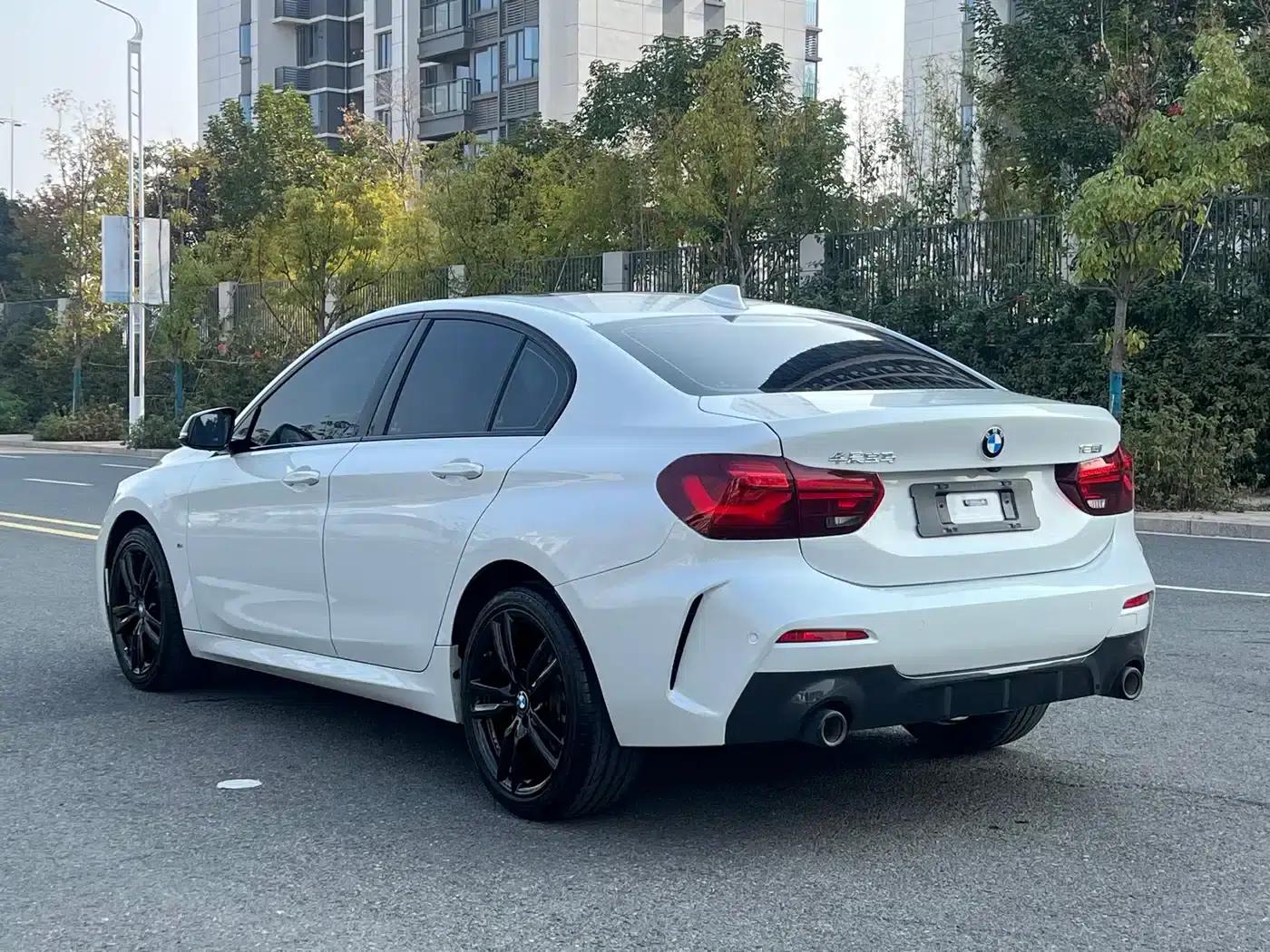 BMW 1 Series 2023 125i M Sport Shadow Edition — миниатюра 9