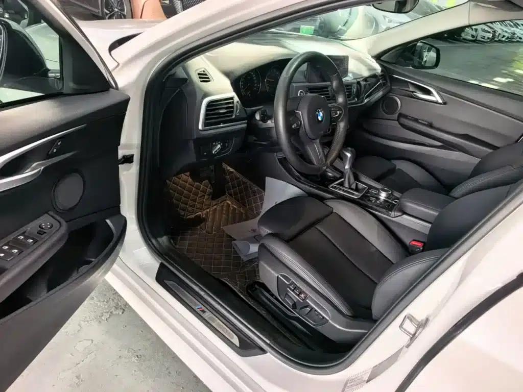 2019 BMW 1 Series 120i Leading M Sport Package — миниатюра 16