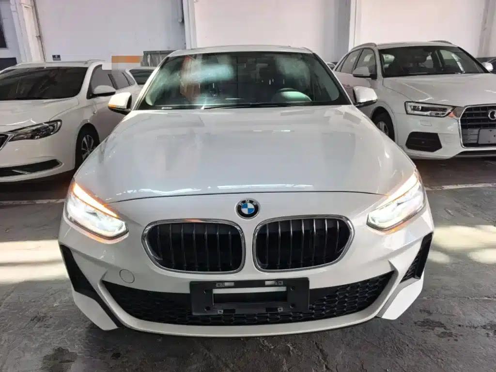 2019 BMW 1 Series 120i Leading M Sport Package — миниатюра 3