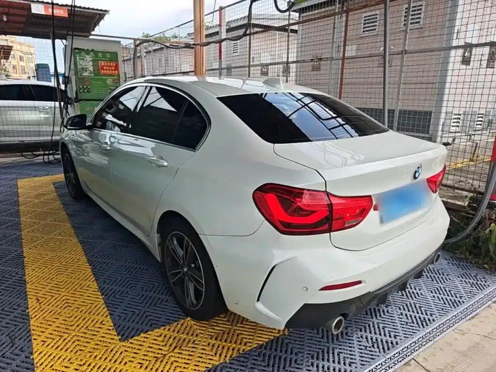2021 BMW 1 Series 120i M Sport — миниатюра 5