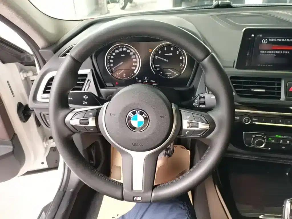 2020 BMW 1 Series 120i M Sport Package — миниатюра 11