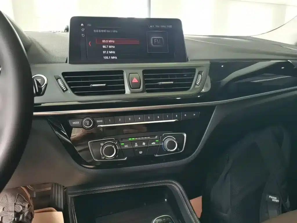 2020 BMW 1 Series 120i M Sport Package — миниатюра 13