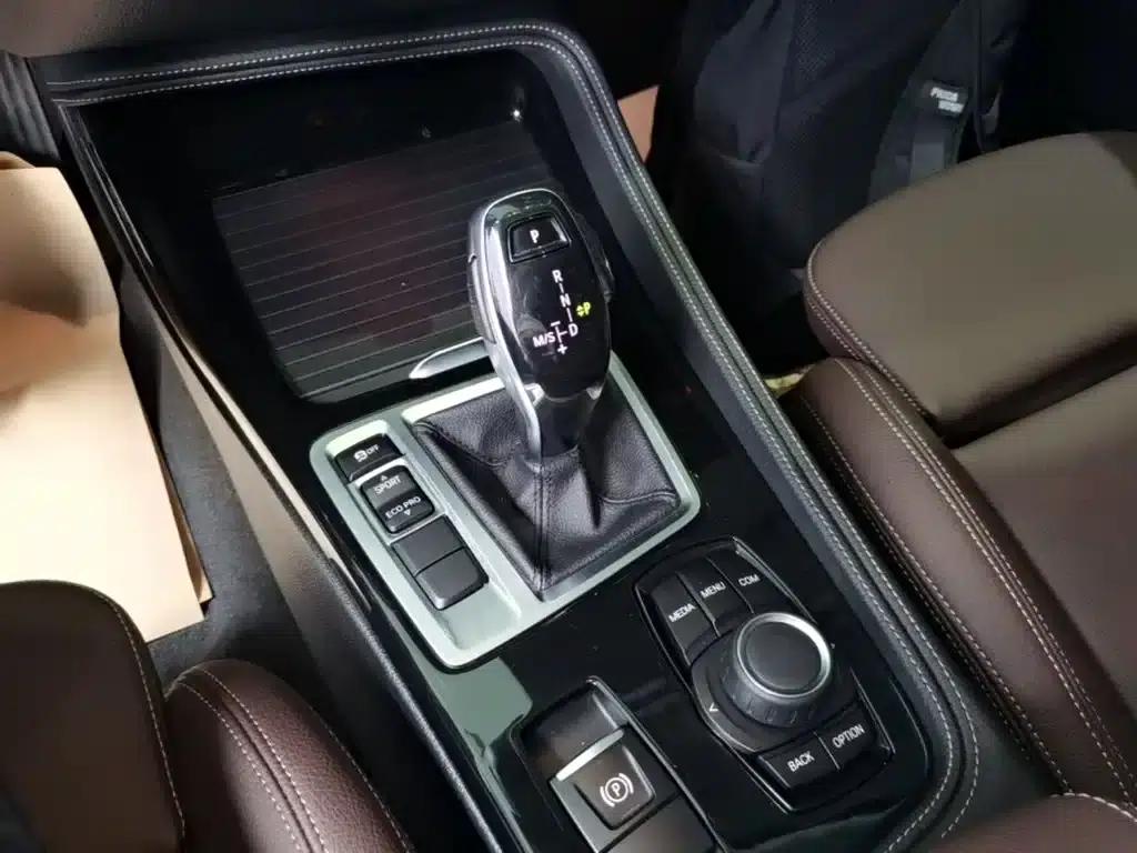 2020 BMW 1 Series 120i M Sport Package — миниатюра 14