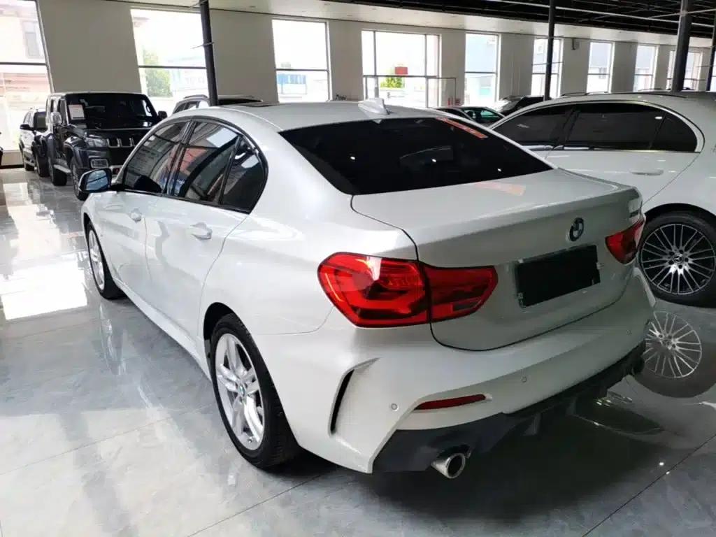 2020 BMW 1 Series 120i M Sport Package — миниатюра 5