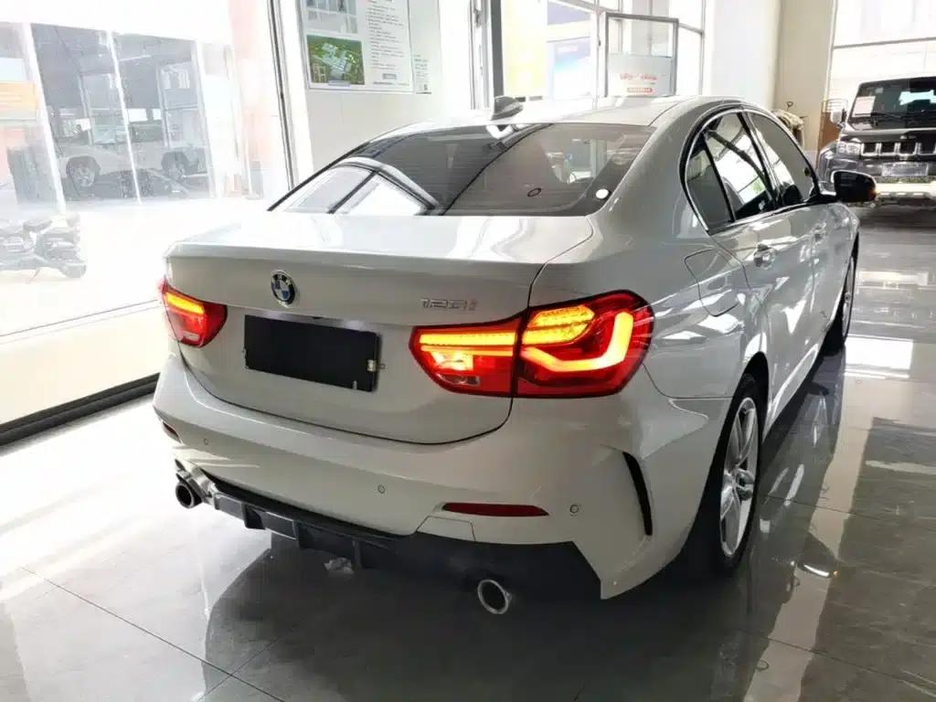 2020 BMW 1 Series 120i M Sport Package — миниатюра 6
