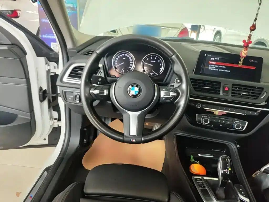 2020 BMW 1 Series 120i M Sport Package — миниатюра 11