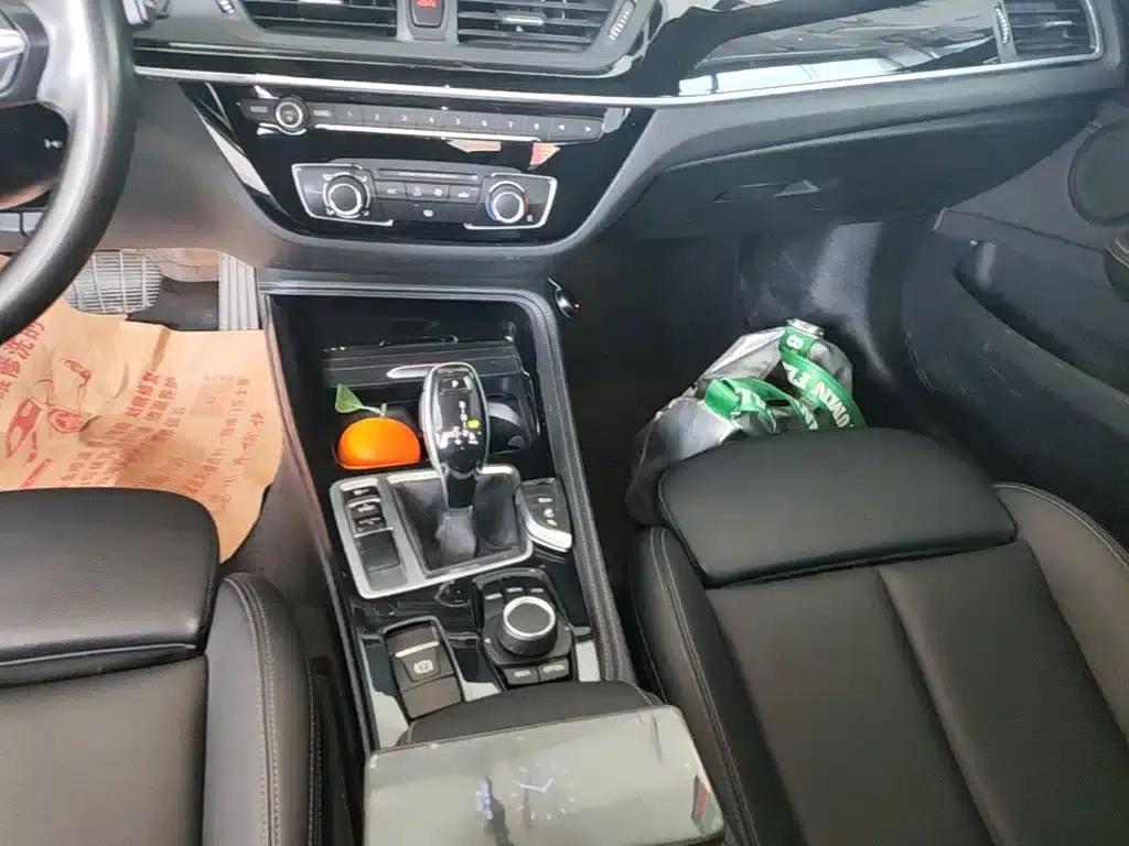 2020 BMW 1 Series 120i M Sport Package — миниатюра 14