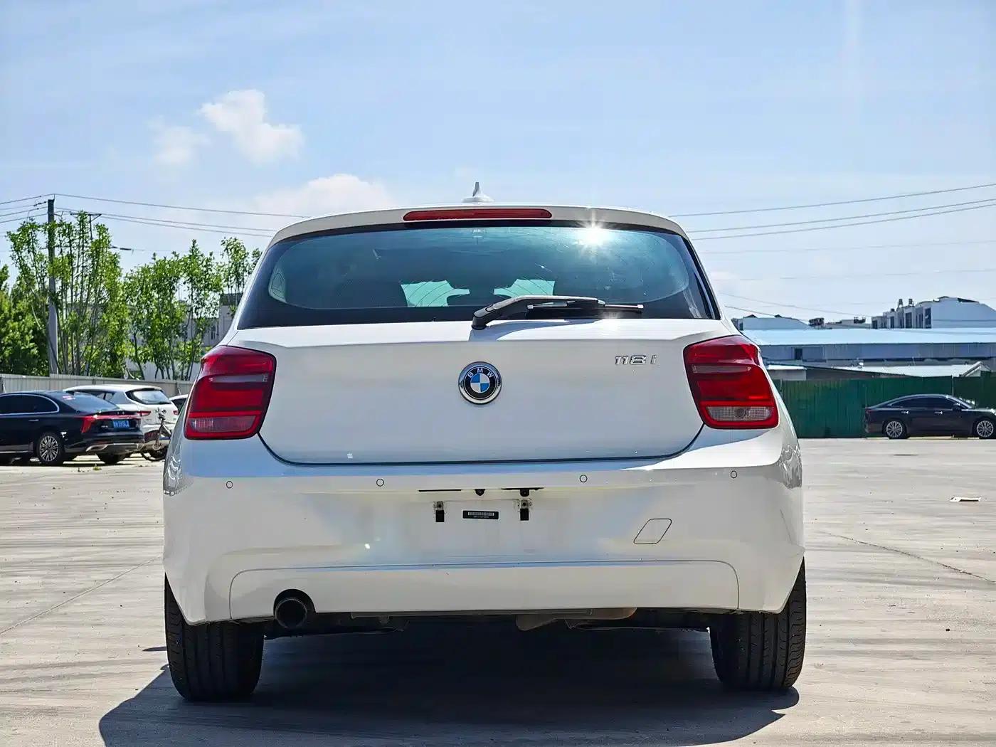2013 BMW 1 Series (Imported) Facelift 116i Leading Edition — миниатюра 11
