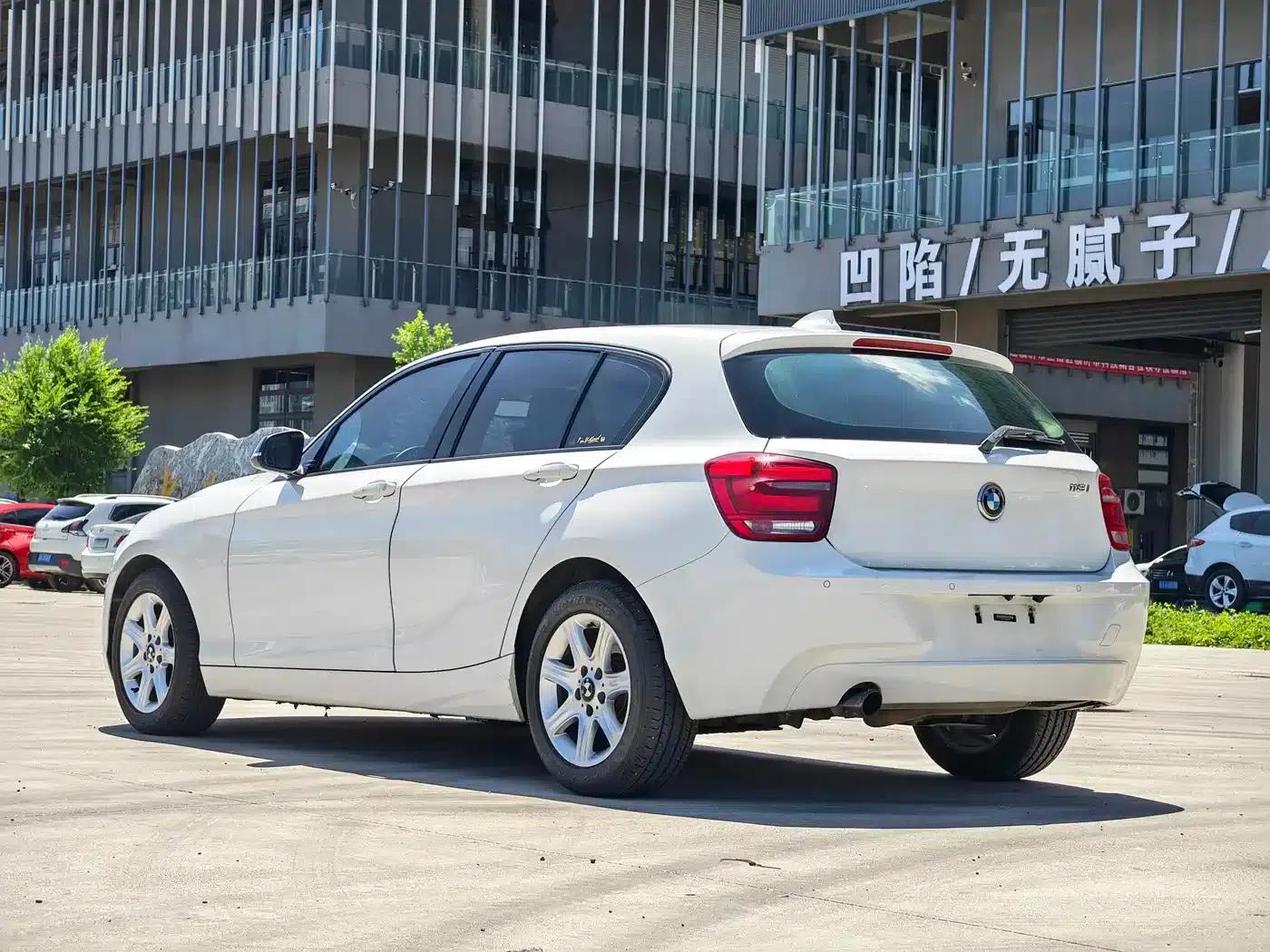 2013 BMW 1 Series (Imported) Facelift 116i Leading Edition — миниатюра 10
