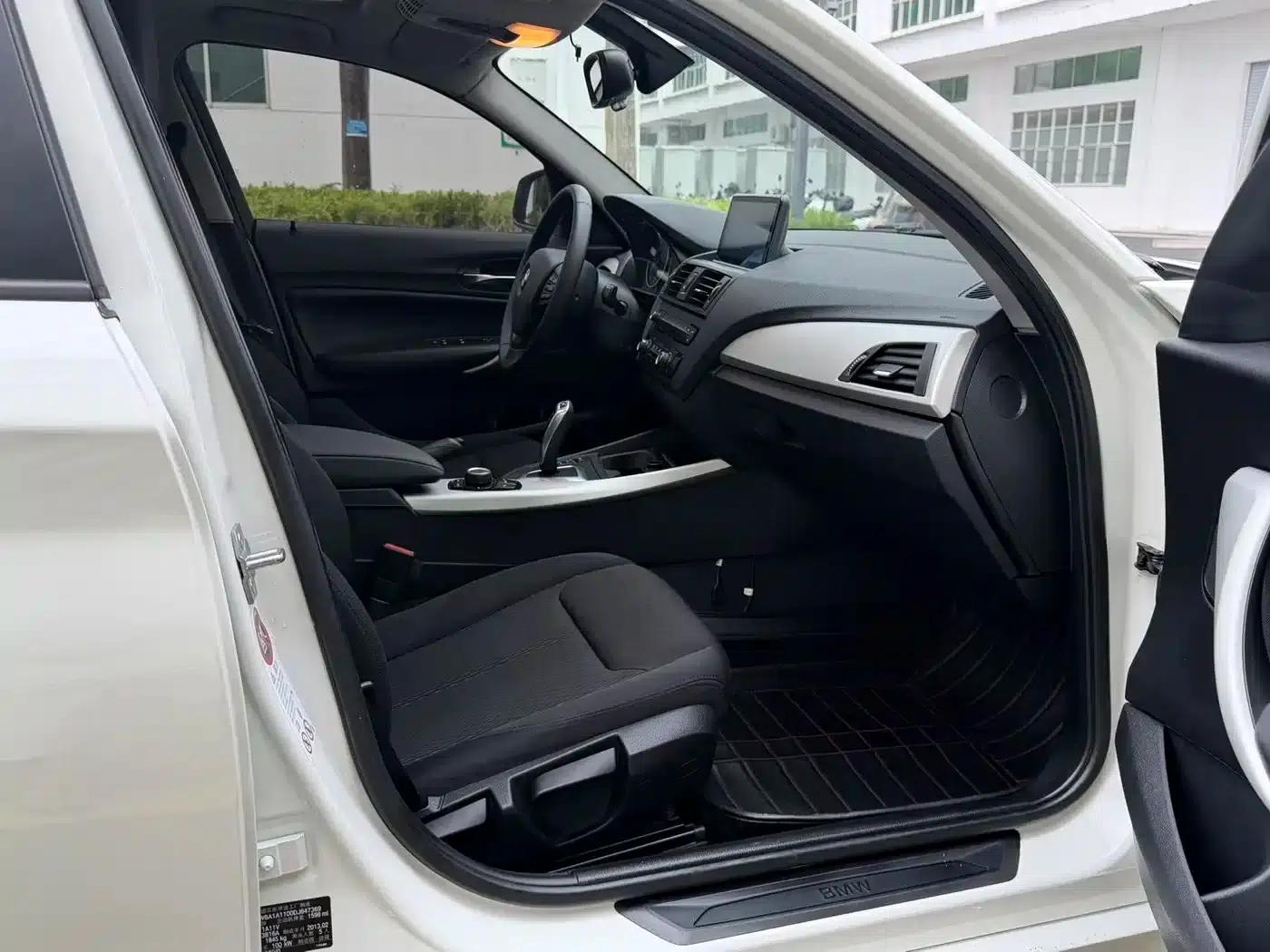 BMW 1 Series (Imported) 2013 Facelift 116i Leading Edition — миниатюра 9
