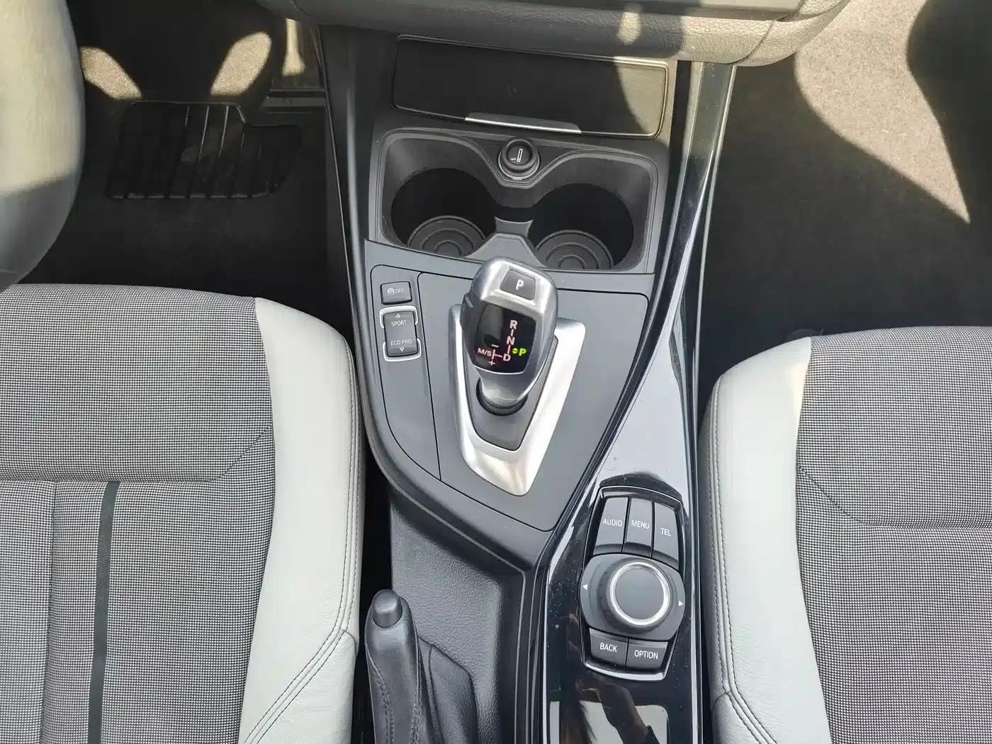 2013 BMW 1 Series (Imported) Facelift 116i Urban Edition — миниатюра 12
