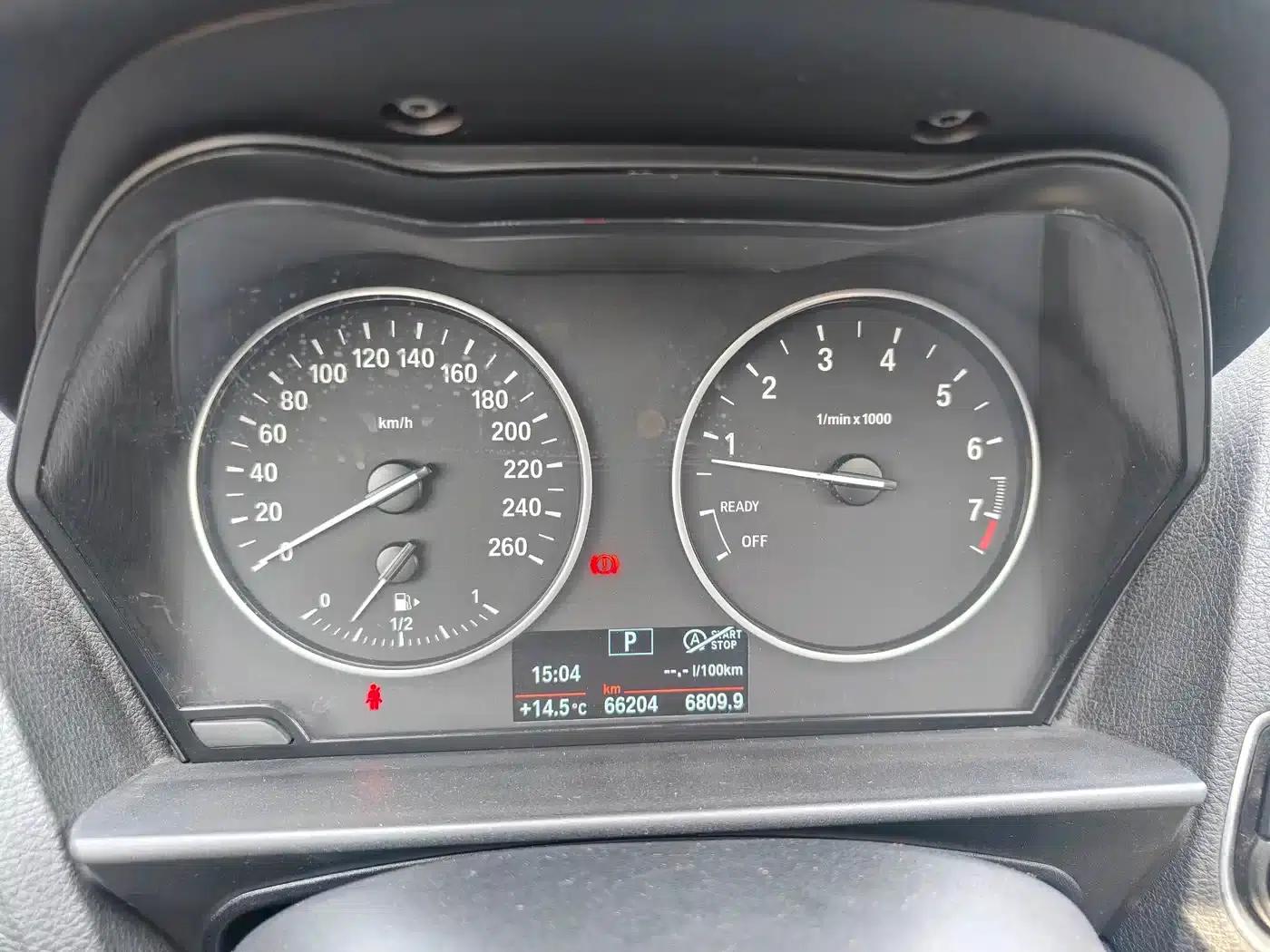 2013 BMW 1 Series (Imported) Facelift 116i Urban Edition — миниатюра 10