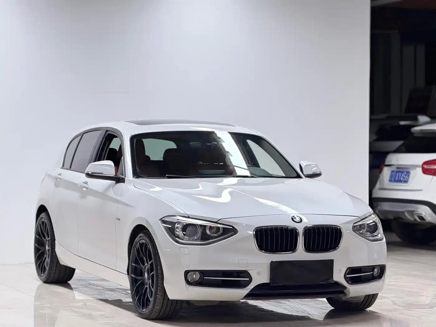 2013 BMW 1 Series (Imported) Facelift 118i Sport — миниатюра 2