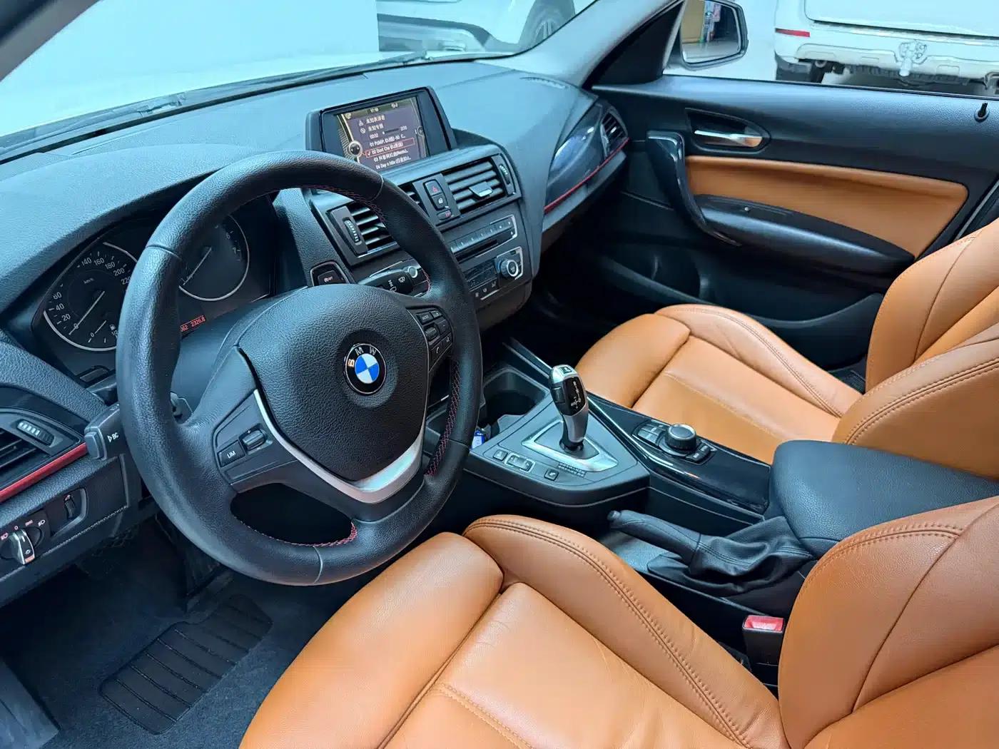 2013 BMW 1 Series (Imported) Facelift 118i Sport — миниатюра 12